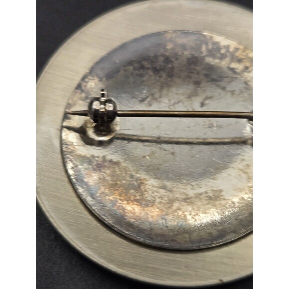 Round Silvertone Brooch Pin Flower Tree Design - Picture 4 of 6